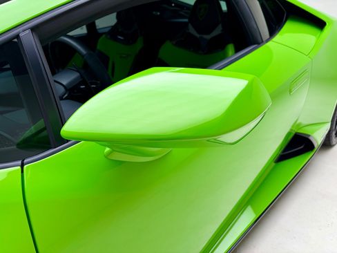 Used 2022 Lamborghini Huracan EVO RWD image 15