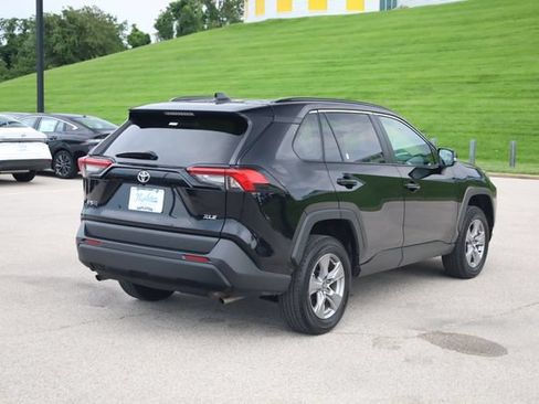 Used 2025 Toyota RAV4 XLE FWD image 5
