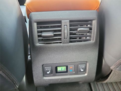 Used 2024 Mitsubishi Outlander SEL image 23