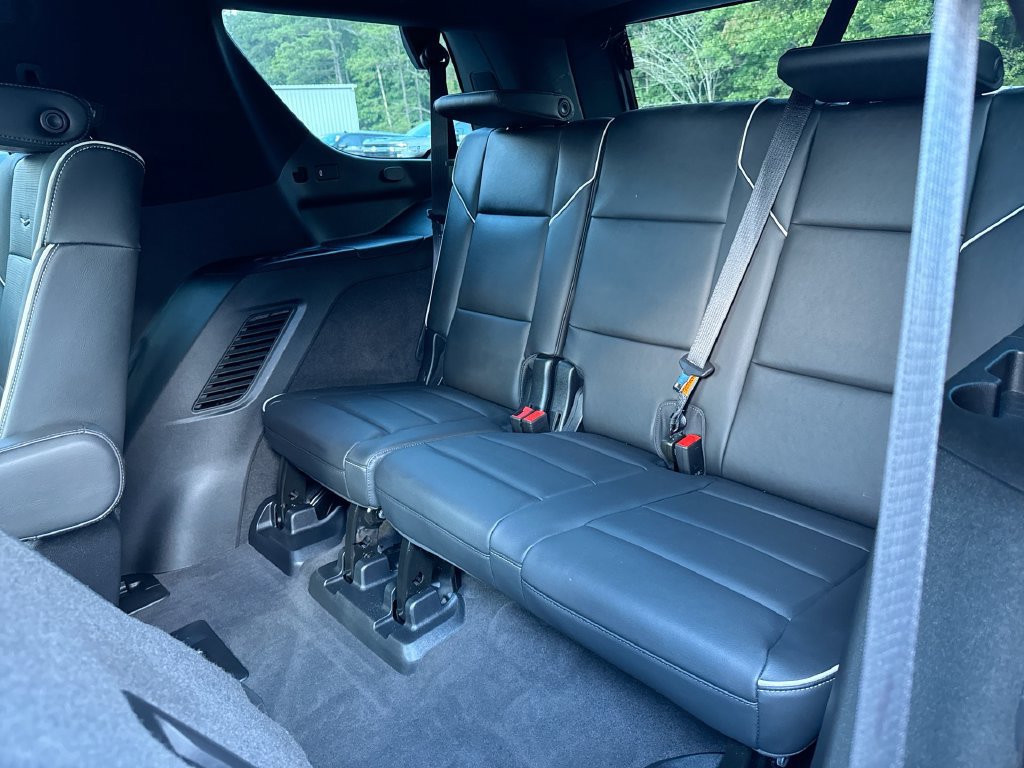 Used 2024 Cadillac Escalade Premium Luxury AWD/4WD image 30