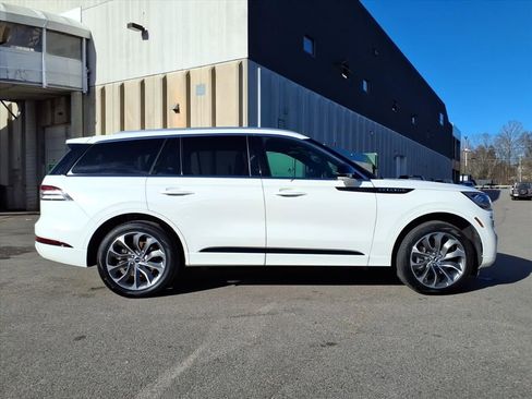 Used 2023 Lincoln Aviator Grand Touring w/ Elements Package Plus image 6