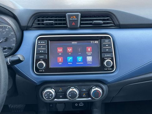 Used 2025 Nissan Versa SV FWD image 17
