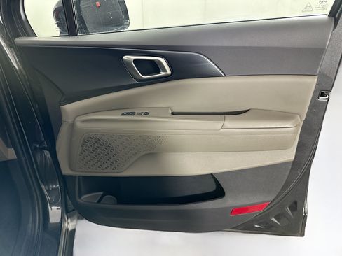 Used 2026 Kia Carnival FWD image 30