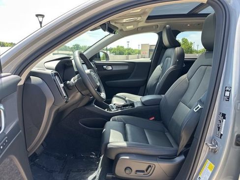 Certified 2026 Volvo XC40 B5 Plus AWD/4WD image 17