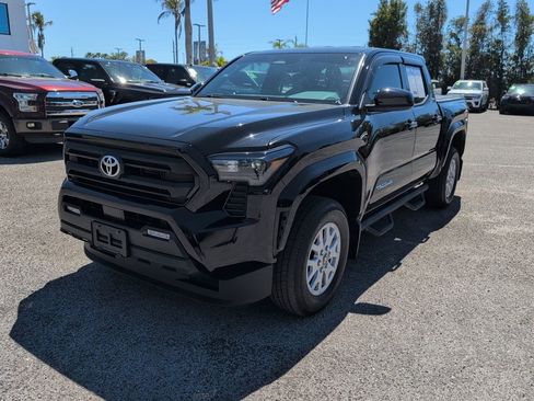 Used 2025 Toyota Tacoma SR5 image 6