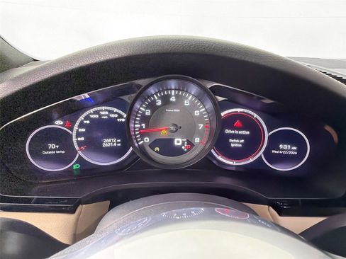 Certified 2022 Porsche Cayenne Coupe AWD/4WD image 18