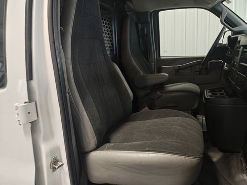 Used 2020 GMC Savana 2500 w/ Driver Convenience Package image 32
