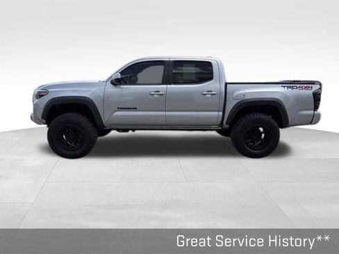 Used 2021 Toyota Tacoma TRD Off-Road AWD/4WD image 9