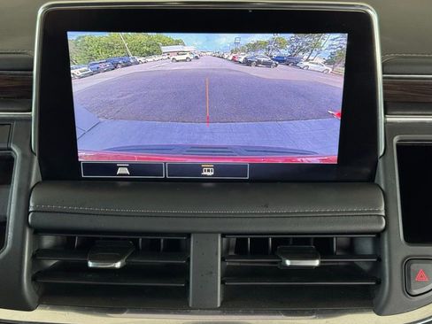 Used 2021 Chevrolet Tahoe Z71 AWD/4WD image 36