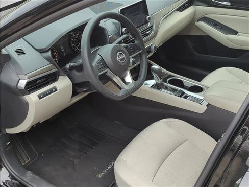 Used 2024 Nissan Altima 2.5 SV AWD/4WD image 11