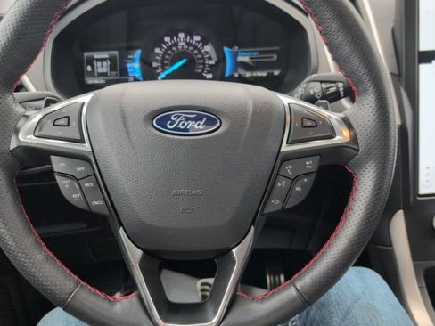 Used 2024 Ford Edge ST-Line w/ Class II Trailer Tow Package AWD/4WD image 12