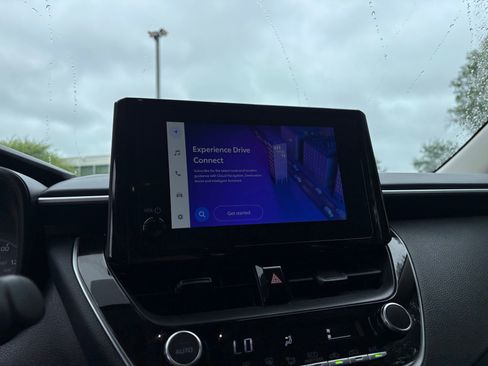 Used 2025 Toyota Corolla LE image 23