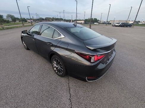 Certified 2025 Lexus ES 300h Ultra Luxury w/ Accessory Package (Z1) image 9