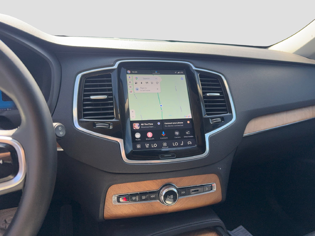Used 2024 Volvo XC90 T8 Plus w/ Protection Package Premier AWD/4WD image 19