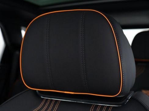 Certified 2025 Bentley Bentayga image 17