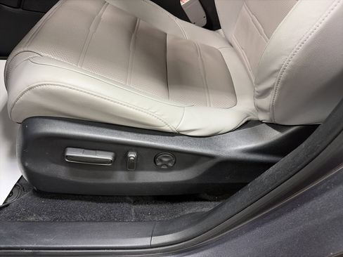 Used 2021 Honda CR-V Touring image 14
