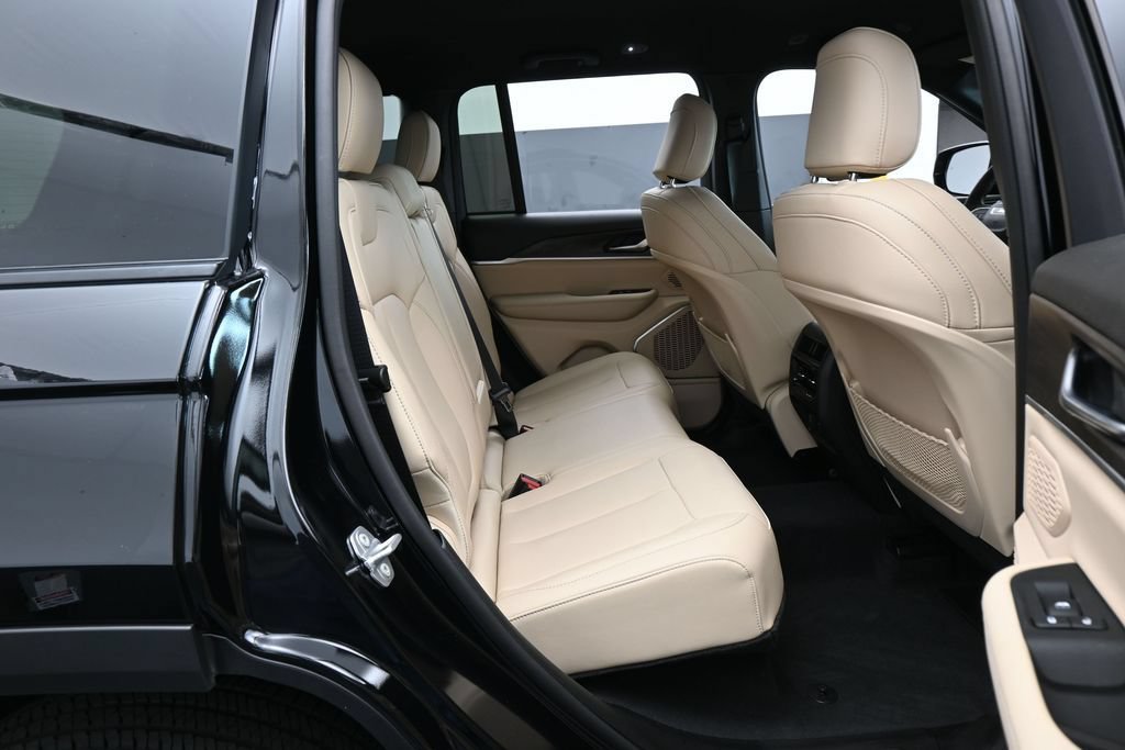 Used 2026 Jeep Grand Cherokee Limited RWD image 37
