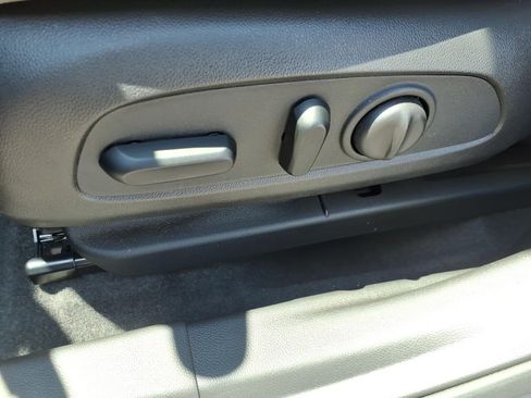 Used 2025 Chevrolet Trax ACTIV w/ Sunroof Package FWD image 16