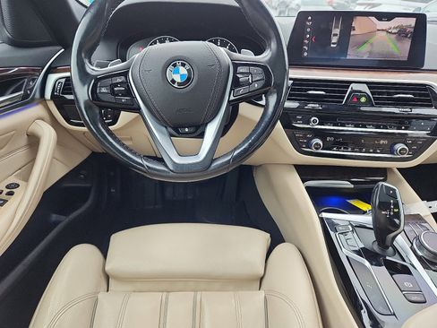 Used 2019 BMW 530i xDrive w/ Convenience Package image 10