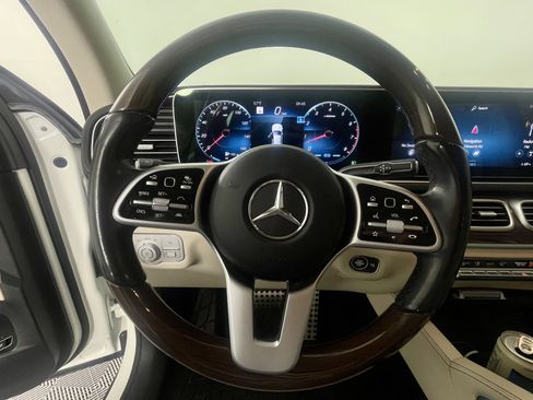 Used 2021 Mercedes-Benz GLS 580 4MATIC image 15