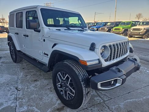 New 2026 Jeep Wrangler Unlimited Sahara AWD/4WD image 11