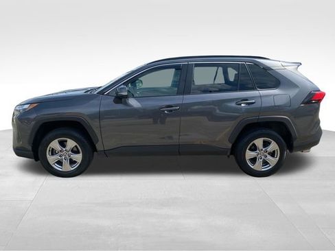 Used 2022 Toyota RAV4 XLE w/ Convenience Package AWD/4WD image 2