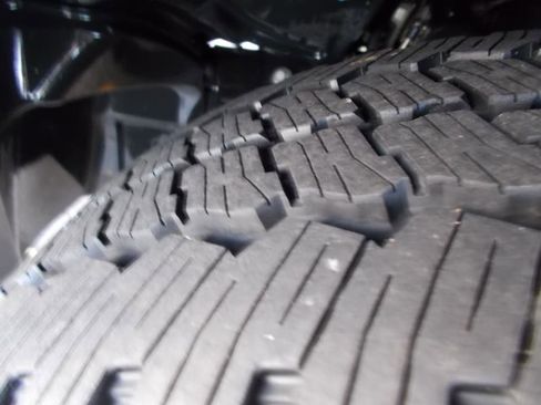 Used 2019 RAM 1500 Limited image 19