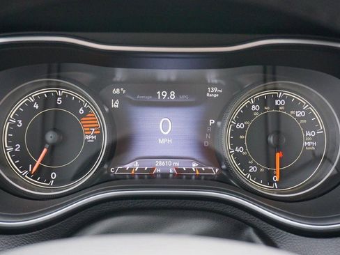 Used 2023 Jeep Cherokee Altitude Lux AWD/4WD image 40