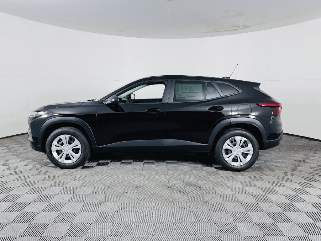 Used 2026 Chevrolet Trax LS FWD image 5