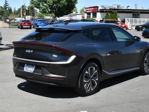 Used 2024 Kia EV6 Light RWD image 8