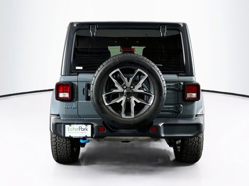 Used 2024 Jeep Wrangler Unlimited w/ Convenience Group AWD/4WD image 7