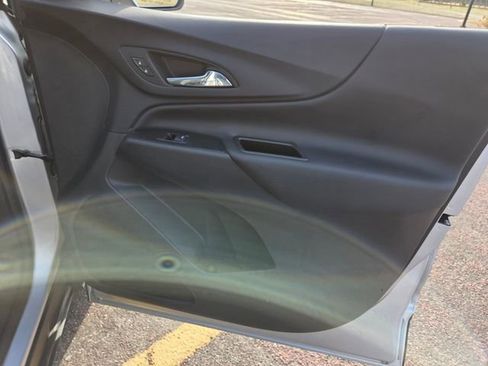 Used 2022 Chevrolet Equinox LT AWD/4WD image 41