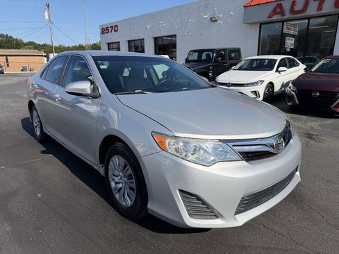 Used 2014 Toyota Camry LE FWD image 3