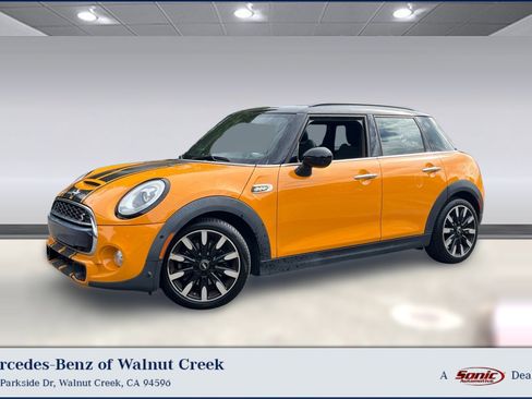 Used 2018 MINI Cooper S FWD image 1