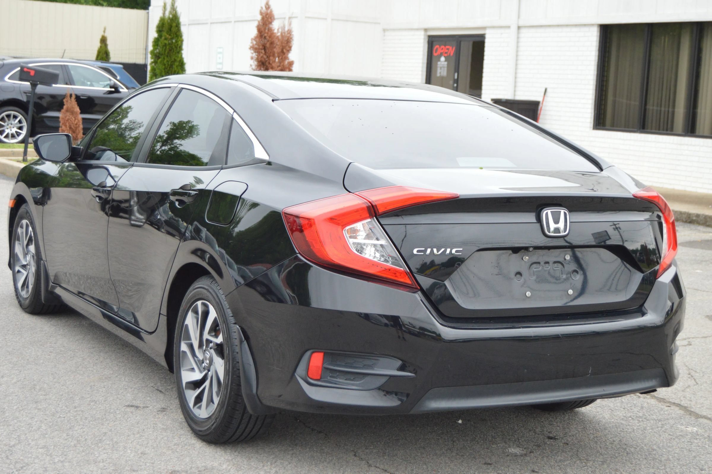 Used 2016 Honda Civic EX image 4