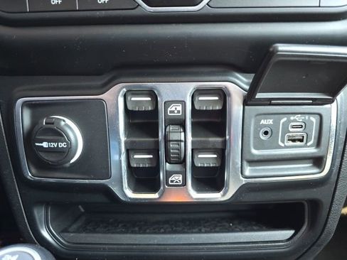 Used 2022 Jeep Wrangler Unlimited Sport image 17