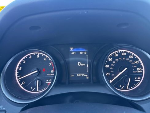 Used 2024 Toyota Camry SE image 18