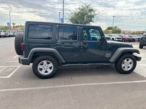 Used 2017 Jeep Wrangler Unlimited Sport w/ Quick Order Package 24S AWD/4WD image 5