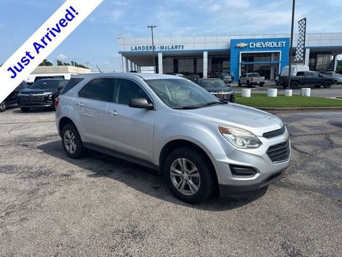 Used 2017 Chevrolet Equinox LS FWD image 1