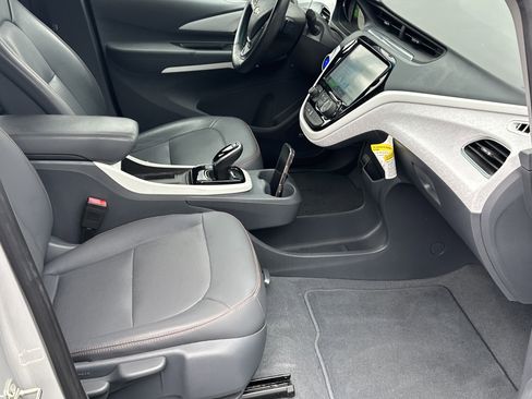 Used 2020 Chevrolet Bolt Premier w/ Infotainment Package image 16