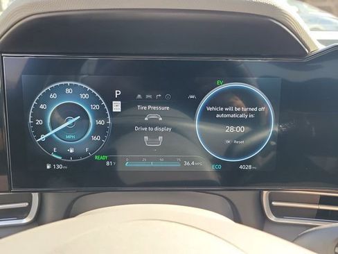 Used 2025 Hyundai Elantra SEL FWD image 9