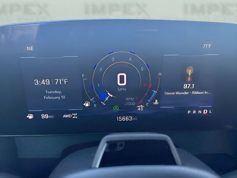 Used 2024 Chevrolet Traverse RS w/ LPO, Floor Liner Package AWD/4WD image 10