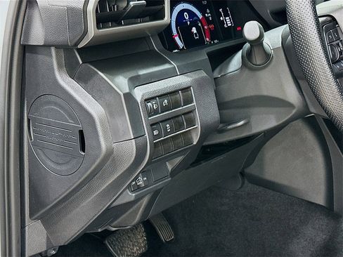 Used 2025 Toyota Tacoma SR image 10