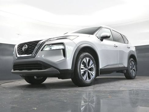 Used 2021 Nissan Rogue SV w/ Premium Package FWD image 25