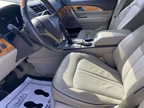 Used 2014 Lincoln MKX FWD w/ Equipment Group 102A image 17