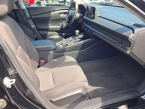 Used 2025 Honda Accord LX image 13