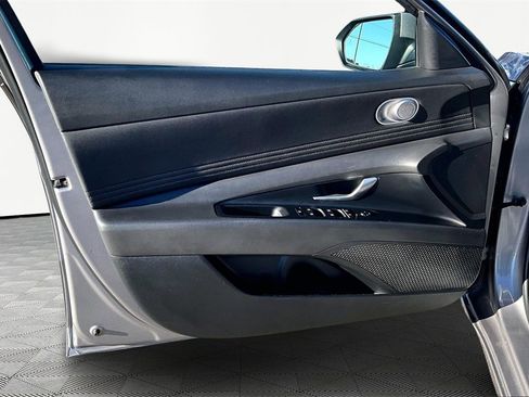 Used 2024 Hyundai Elantra SEL w/ Convenience Package image 23