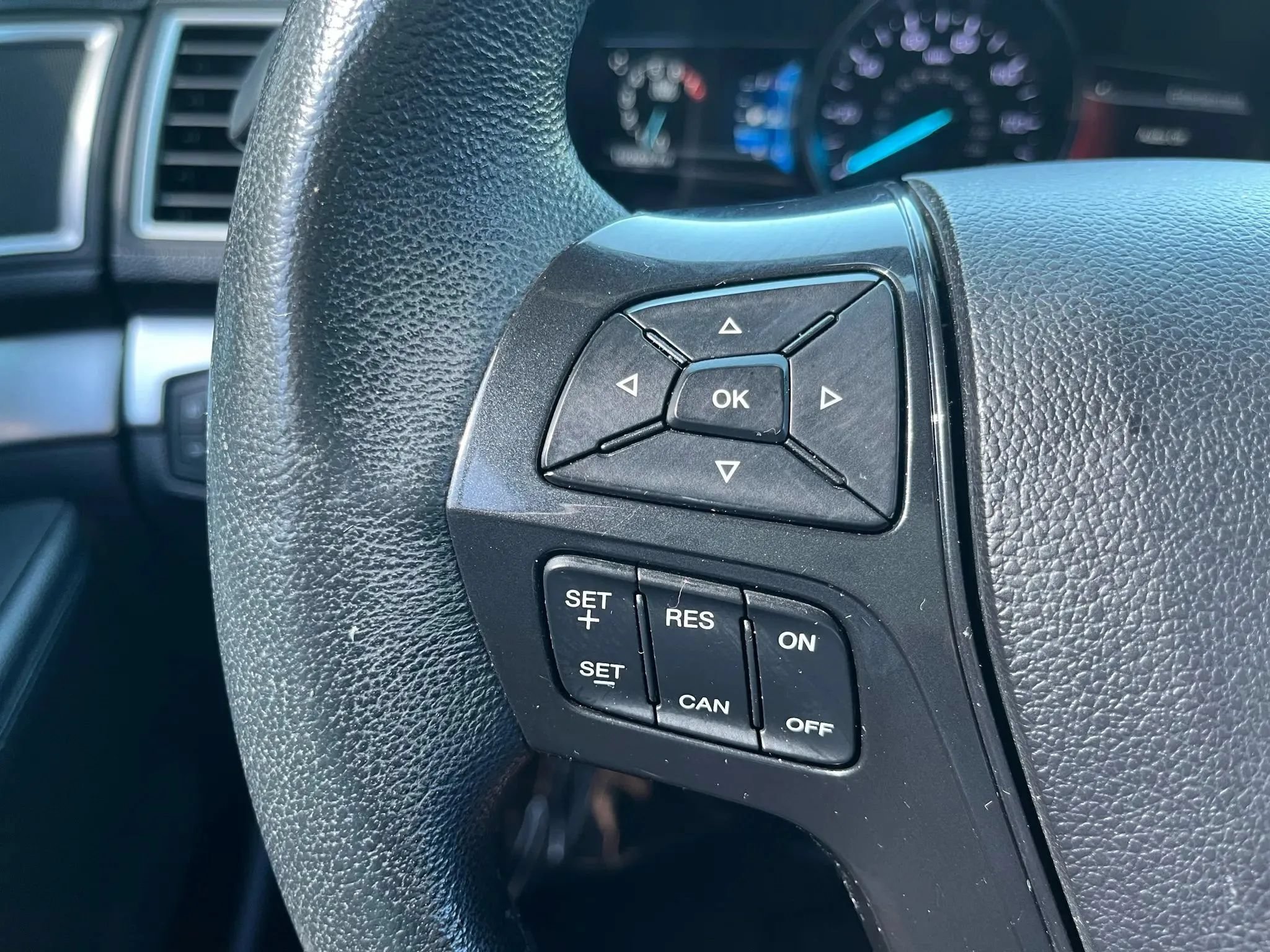 Used 2017 Ford Explorer XLT w/ Equipment Group 202A FWD image 24