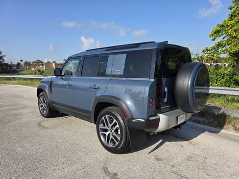 Used 2020 Land Rover Defender 110 HSE AWD/4WD image 2
