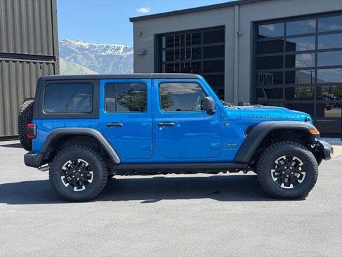 Used 2024 Jeep Wrangler Unlimited Rubicon 4xe w/ Technology Group AWD/4WD image 3